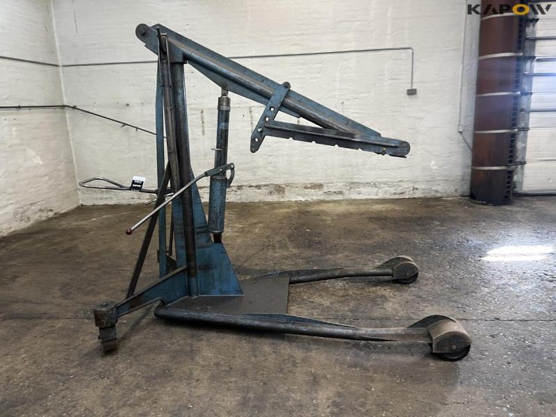 Workshop crane 4