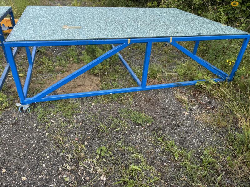 Workshop trolley with tempered glass top 7