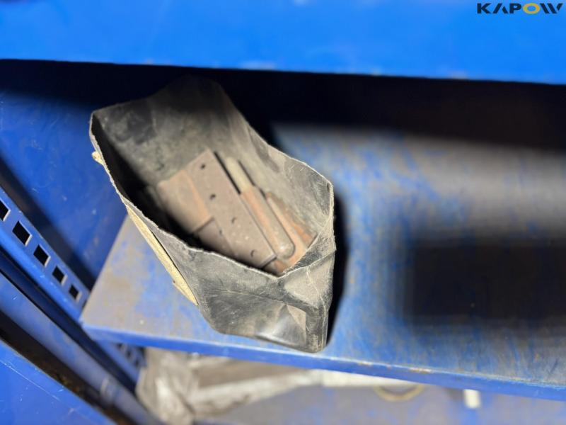 Workshop cabinet with contents 31