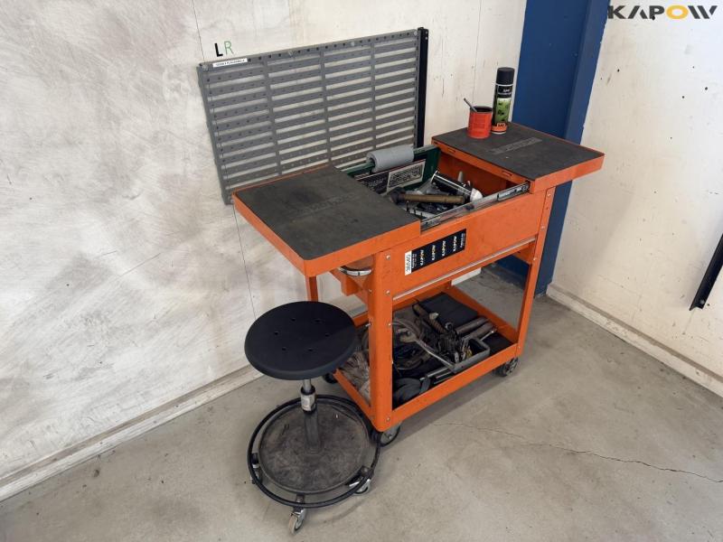 Workshop trolley, blackboard and chair 3