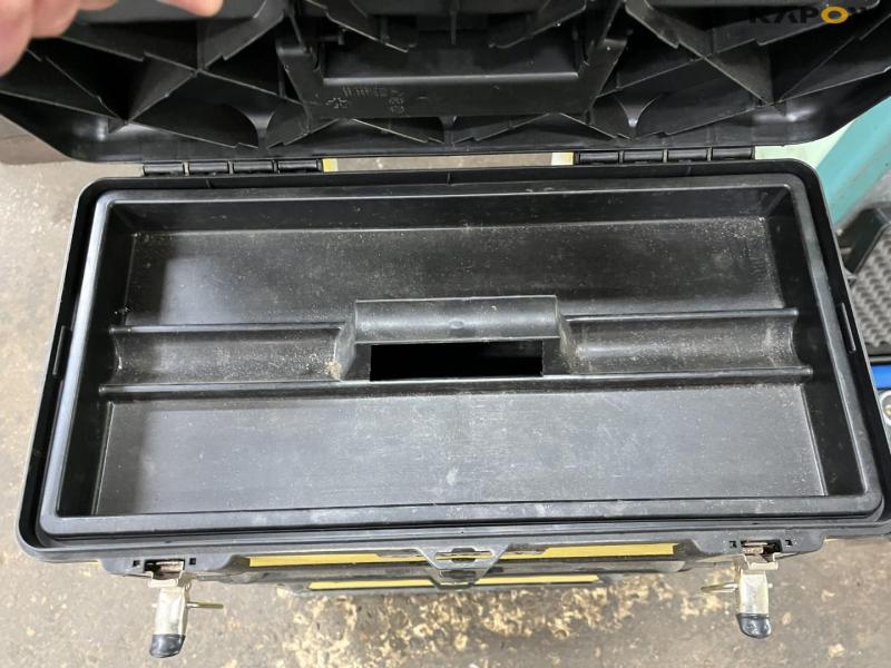 Workshop trolley with measuring equipment 6