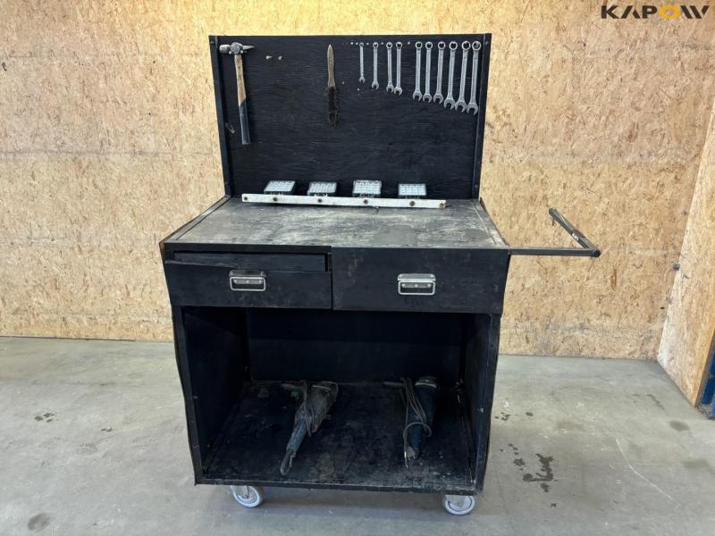 Workshop trolley with tools 2