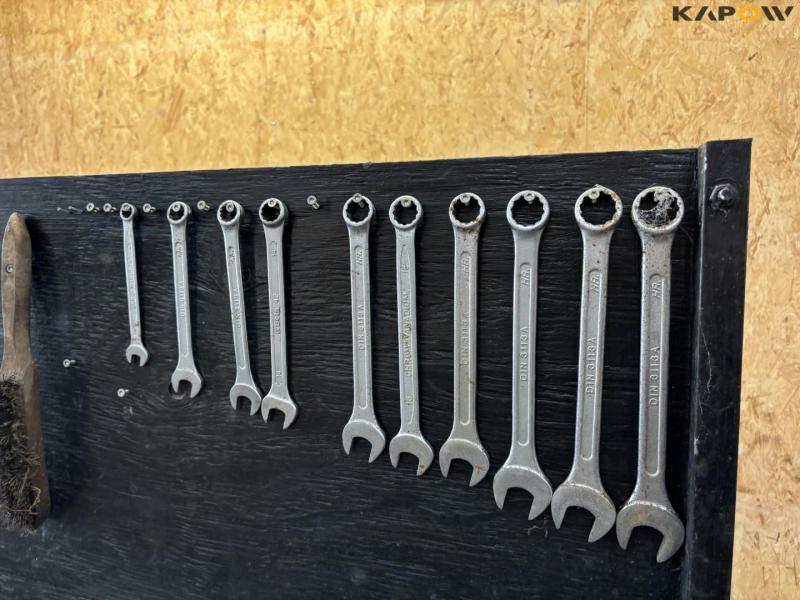 Workshop trolley with tools 7