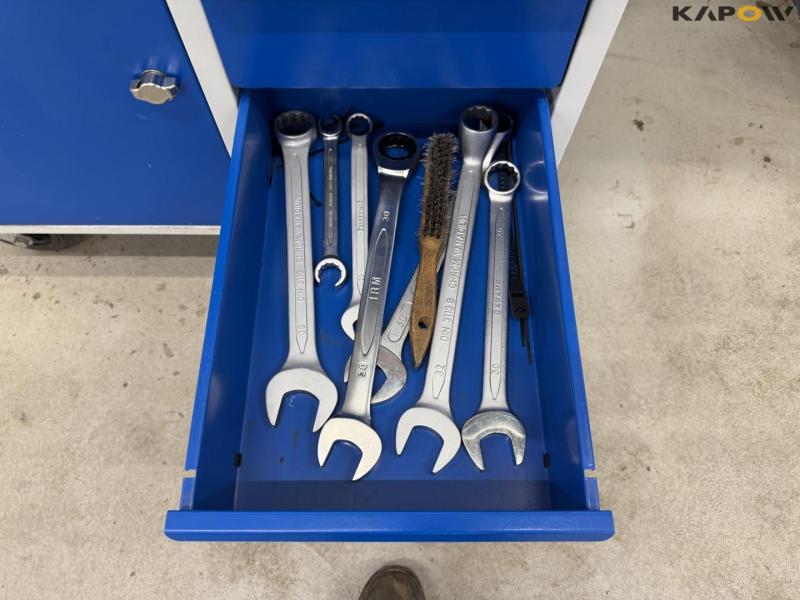 Workshop trolley 17