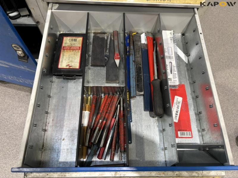 Tool trolley with contents 18