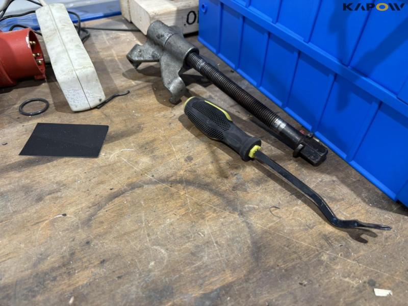 Tool trolley with contents 24