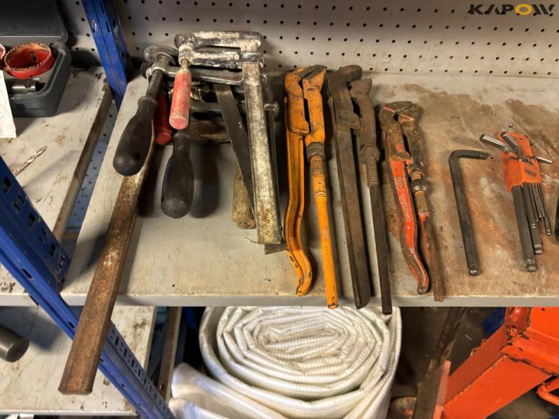 Tools on shelf 28