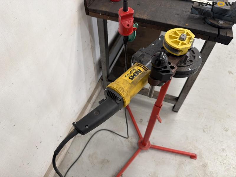 Tool table with tools + wall cable reel 27