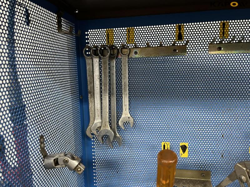 Tool cabinet with contents 8