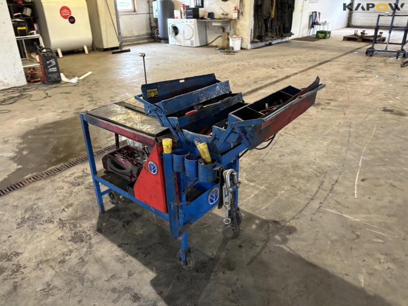 Tool trolley with contents 5