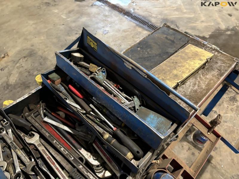 Tool trolley with contents 12