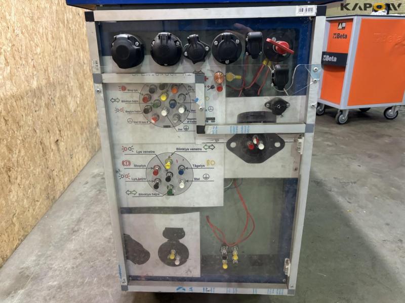 Tool trolley with light test station 5