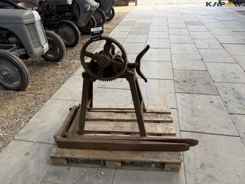 Rollers and pallet forks 2