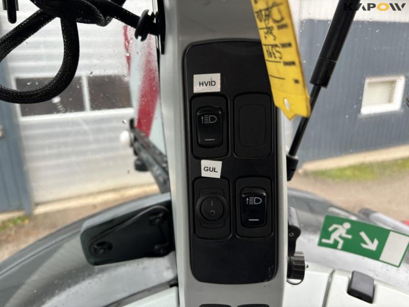 Valtra S394 tractor 68