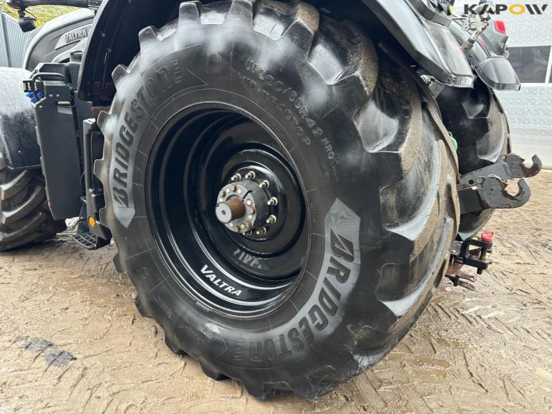 Valtra S394 tractor 87