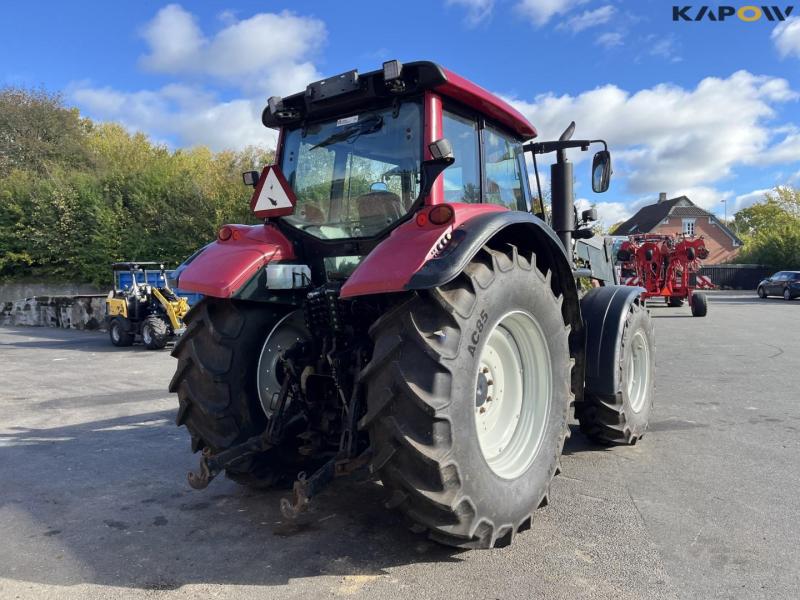 Valtra N142 tractor with front loader 5