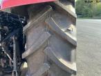 Valtra N142 tractor with front loader 30