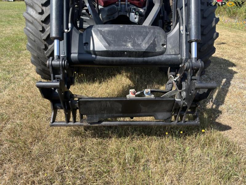 Valtra N174 front loader tractor 9