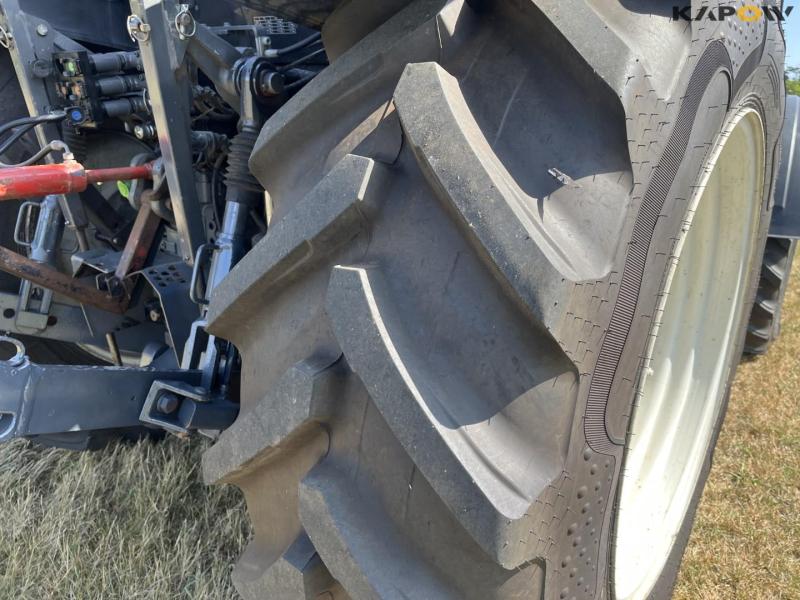 Valtra N174 front loader tractor 21