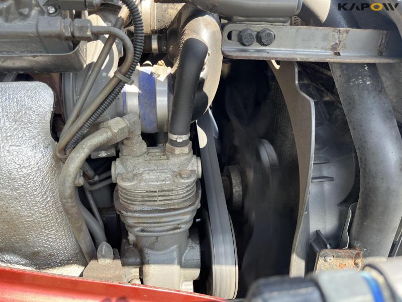 Valtra N174 front loader tractor 38