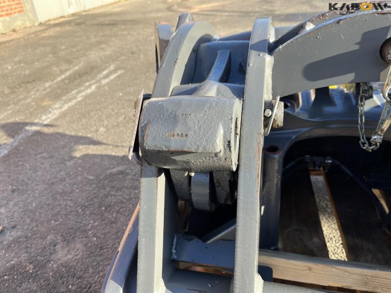 Valtra S353 front linkage 11
