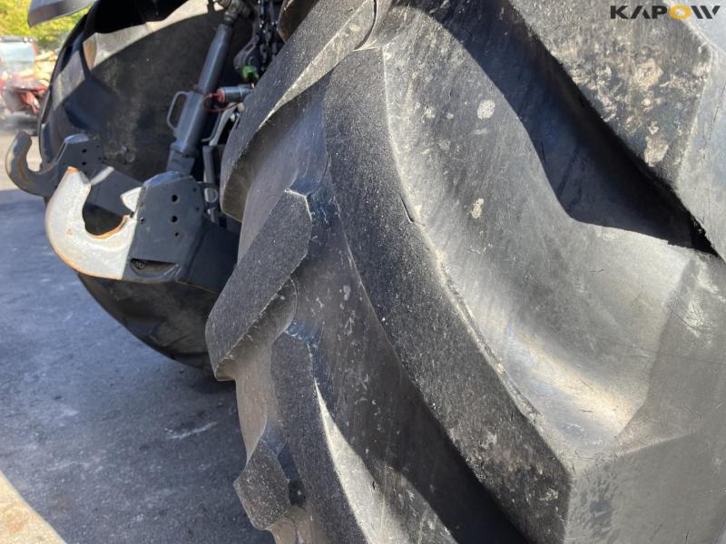 Valtra S374 tractor 27