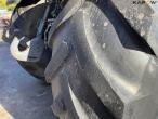 Valtra S374 tractor 27