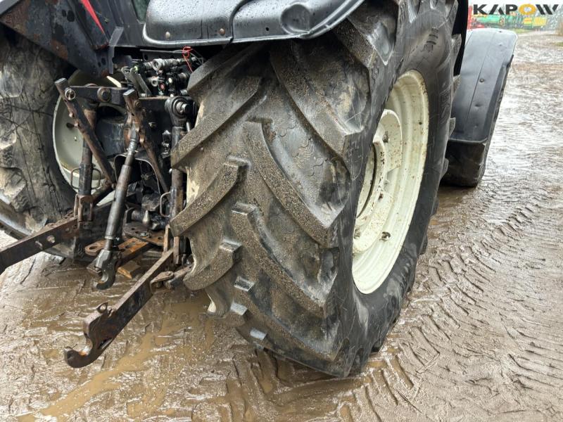 Valtra T150 tractor with front loader 81