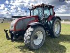 Valtra T180 tractor with front linkage 4
