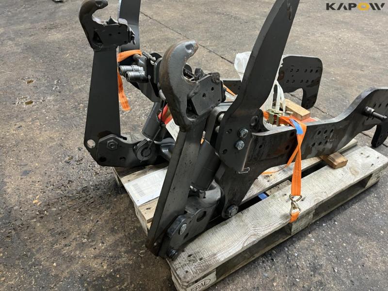 Valtra T203 front linkage 12