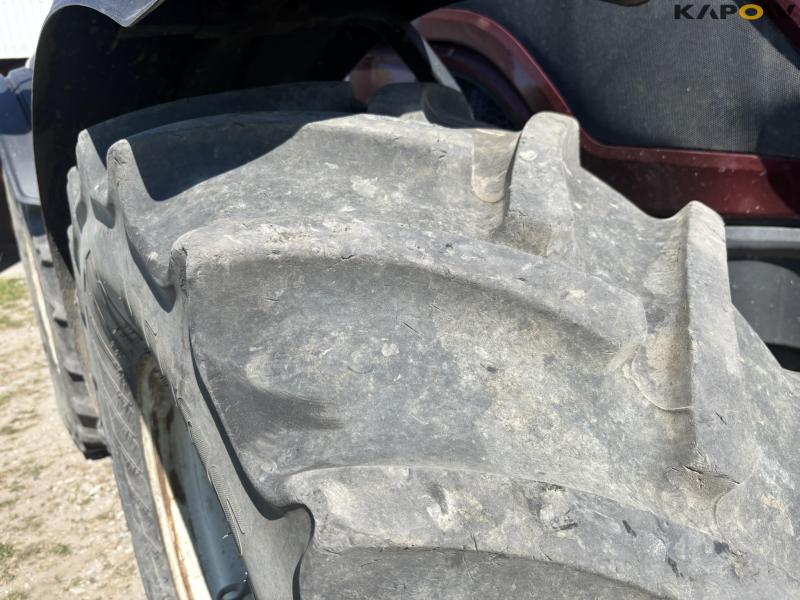 Valtra T214 Versu tractor with front lift 21