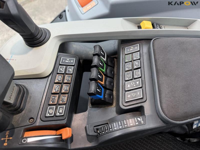 Valtra T234 tractor 55