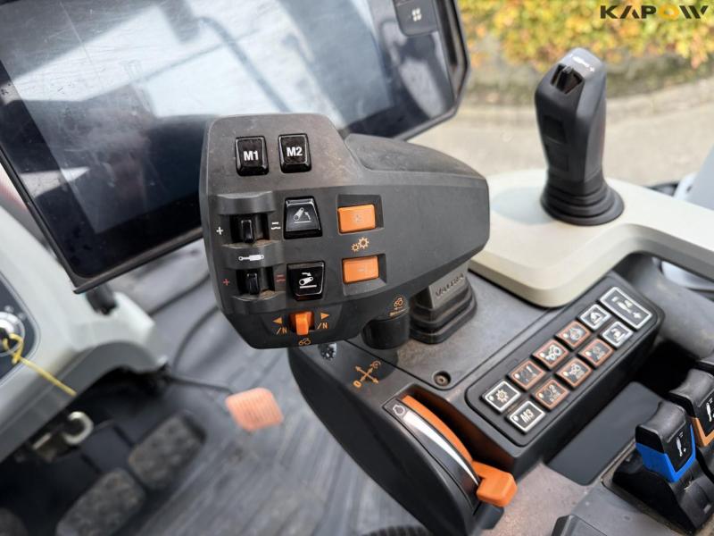 Valtra T234 tractor 56