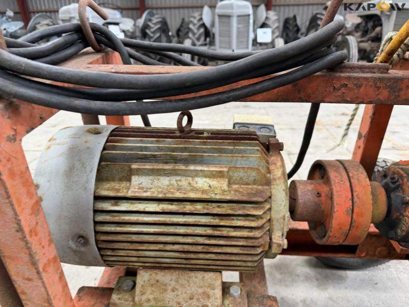 Water/sludge pump 12