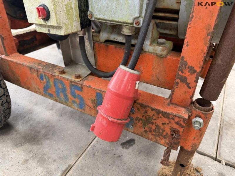 Water/sludge pump 14