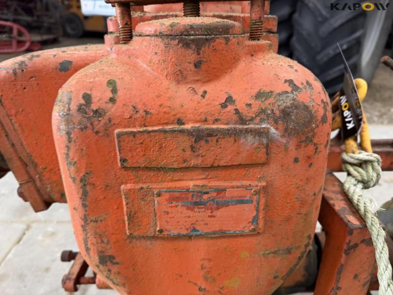 Water/sludge pump 19