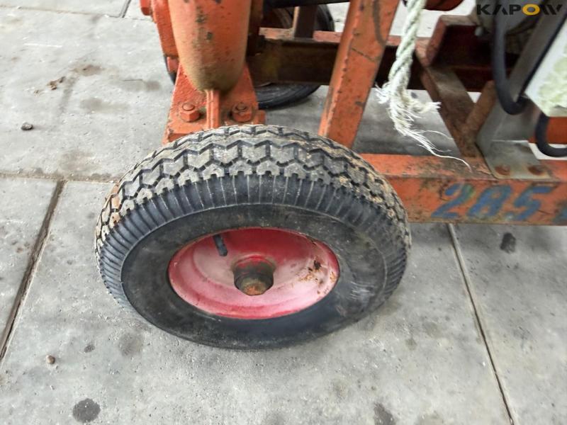 Water/sludge pump 21