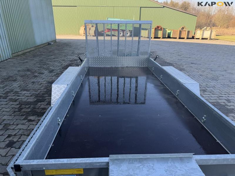 Variant 3518 M4 machine trailer 13