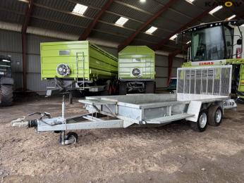 Variant 3518m4 machine trailer