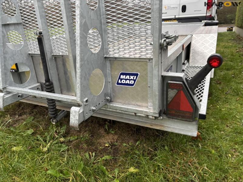 Variant machine trailer 27