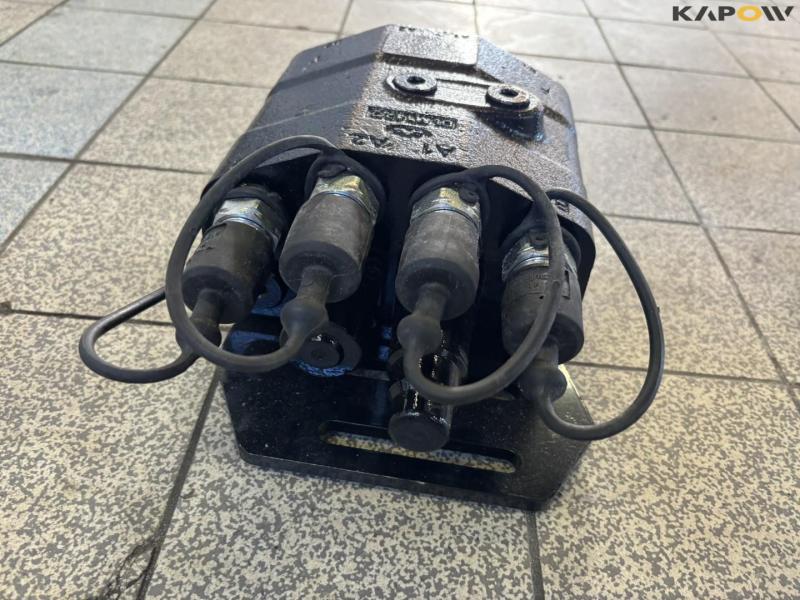 Valve set for front loader 5