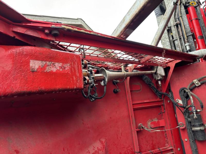 Self-propelled Vervaet Hydro Trike slurry tanker 57