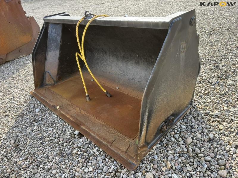 Viby Jern high-tip bucket with Volvo hitch 1