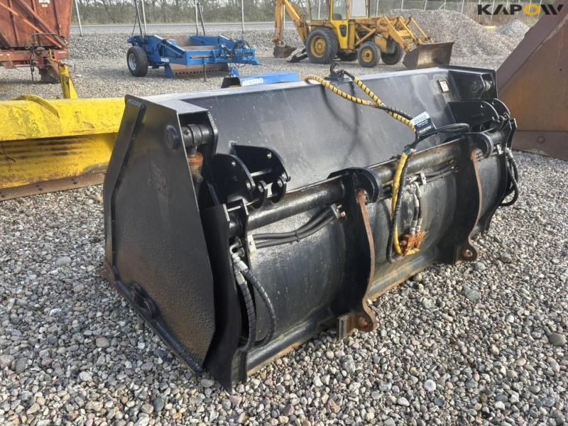 Viby Jern high-tip bucket with Volvo hitch 7