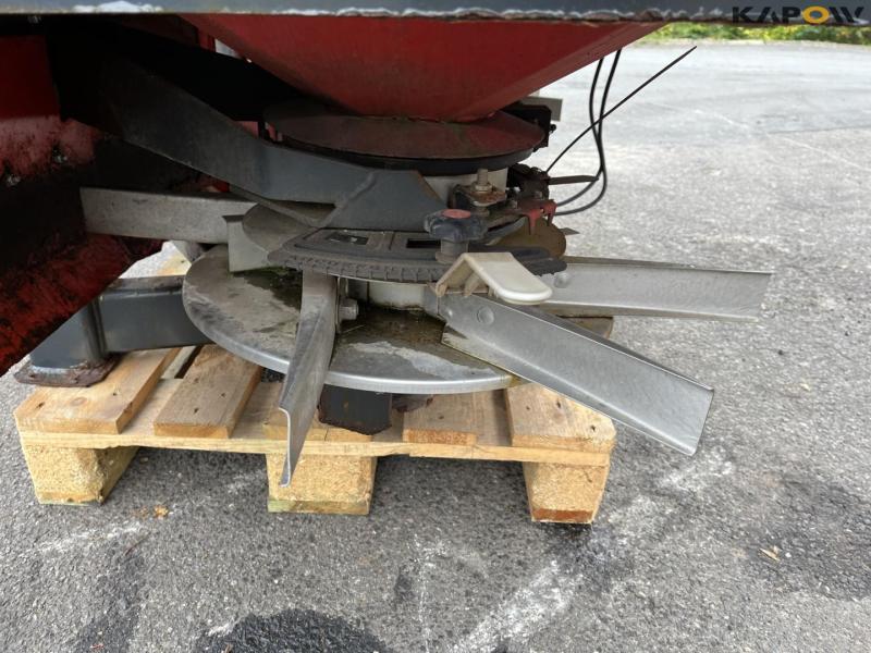 Vicon RS-W fertilizer spreader 10