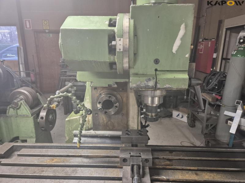 Vilh Pedersen VPU-200 milling machine with equipment 15