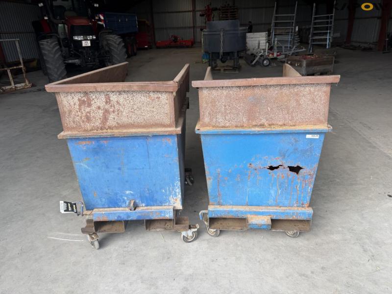 Tilting container 6