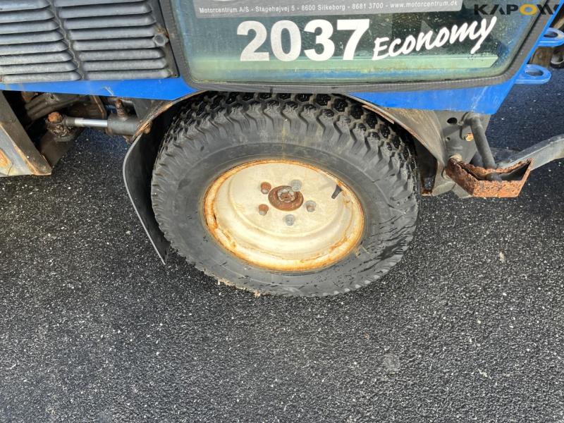 Vitra 2037 tool carrier with sweeper 15