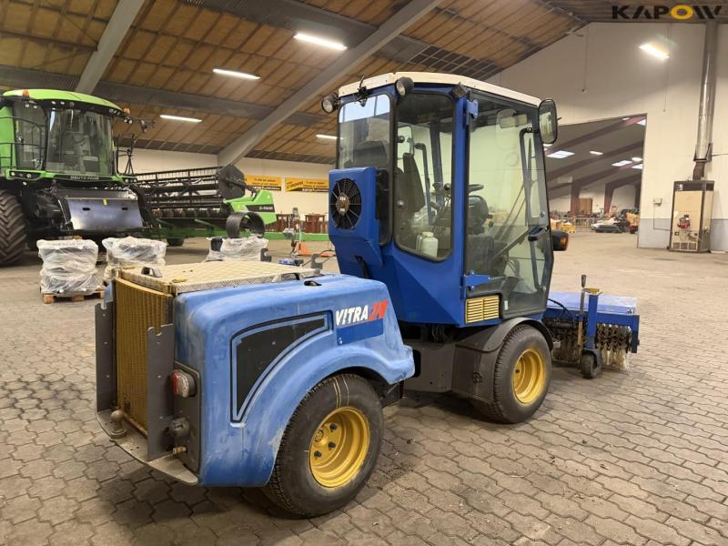 Vitra tool carrier with broom 5