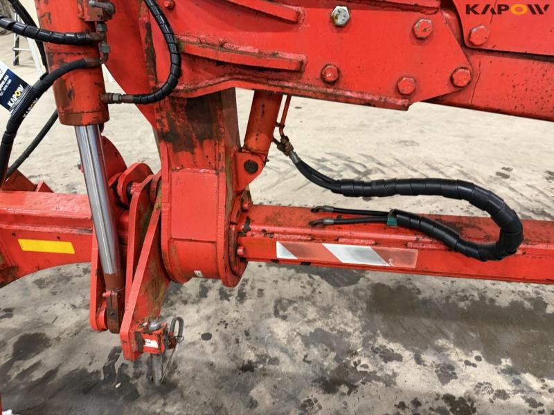 Vogel and Noot 8 furrow reversible plough 16